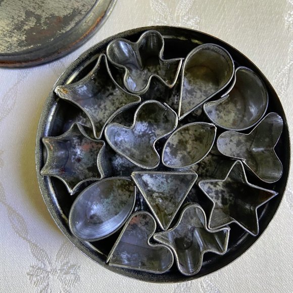 Biscuit Cutters/Aspic Cutters/Assort Tools - Picture 8 of 11